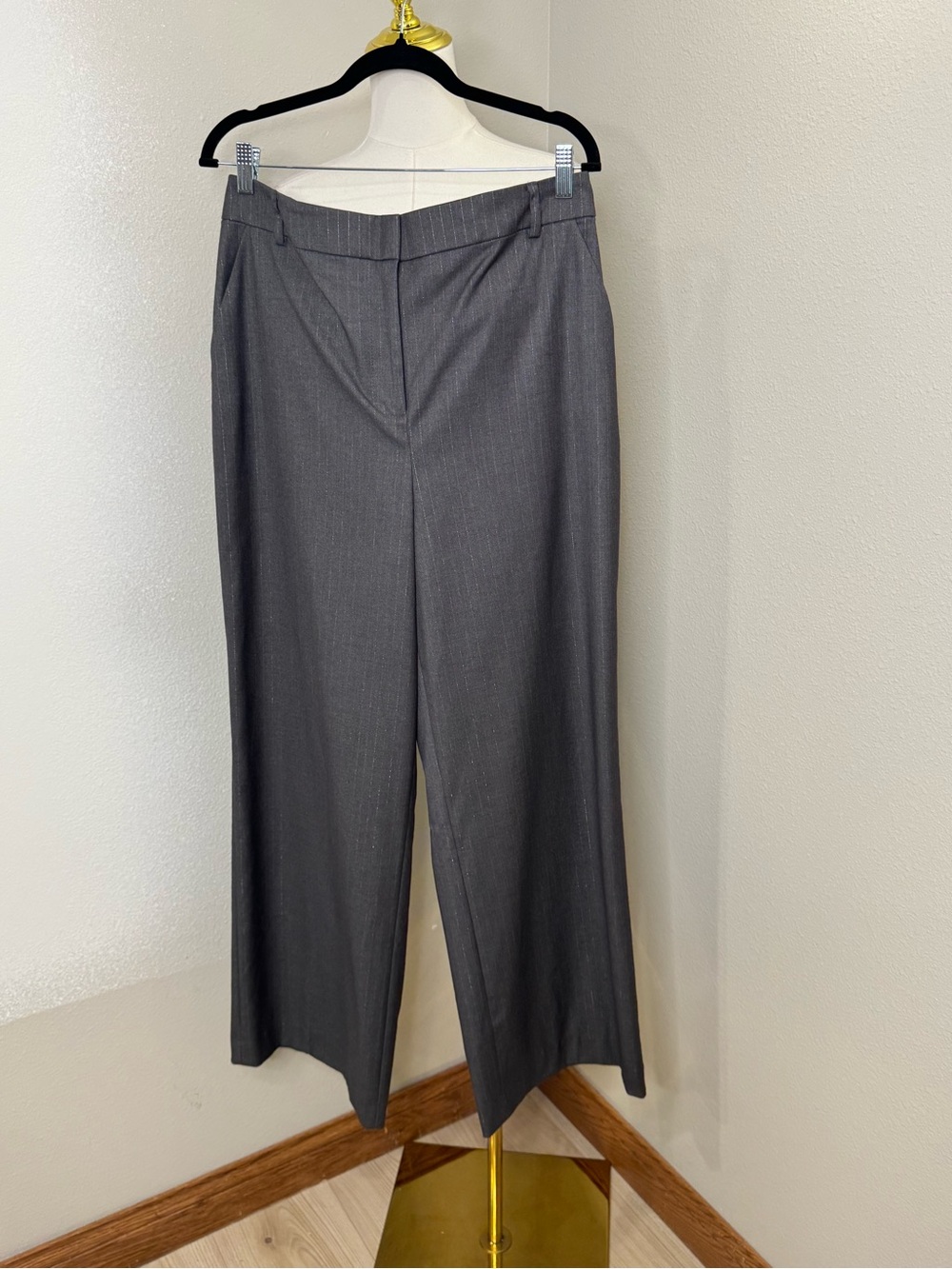 Donna Karan Metallic Pinstripe Wide Leg Trousers Gray Silver Size 10 NWT